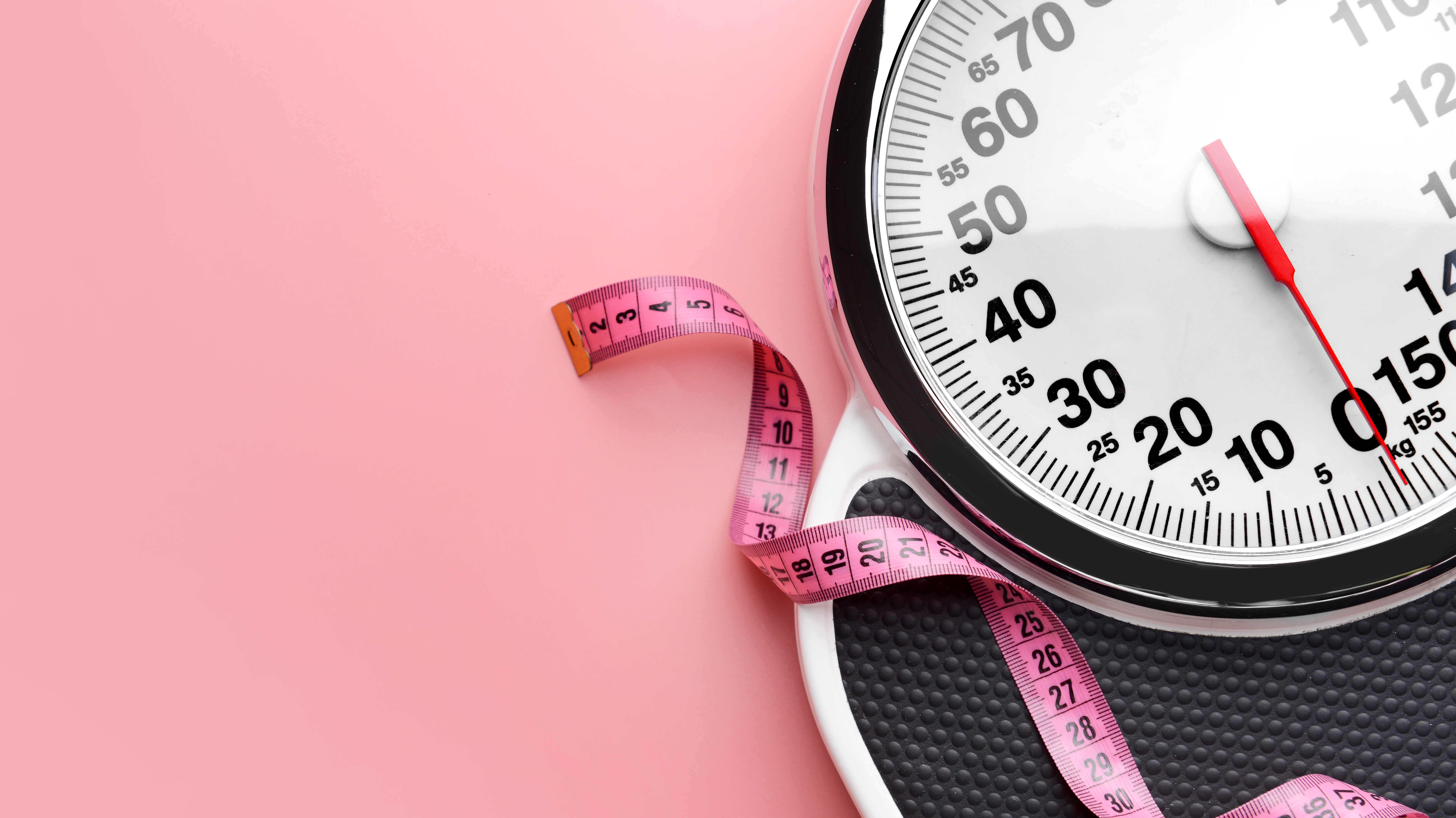 Altersadipositas-Teaser Im Alter verändert sich unser Körper, auch zeigt die Wage gerne ein paar Kilo mehr an.