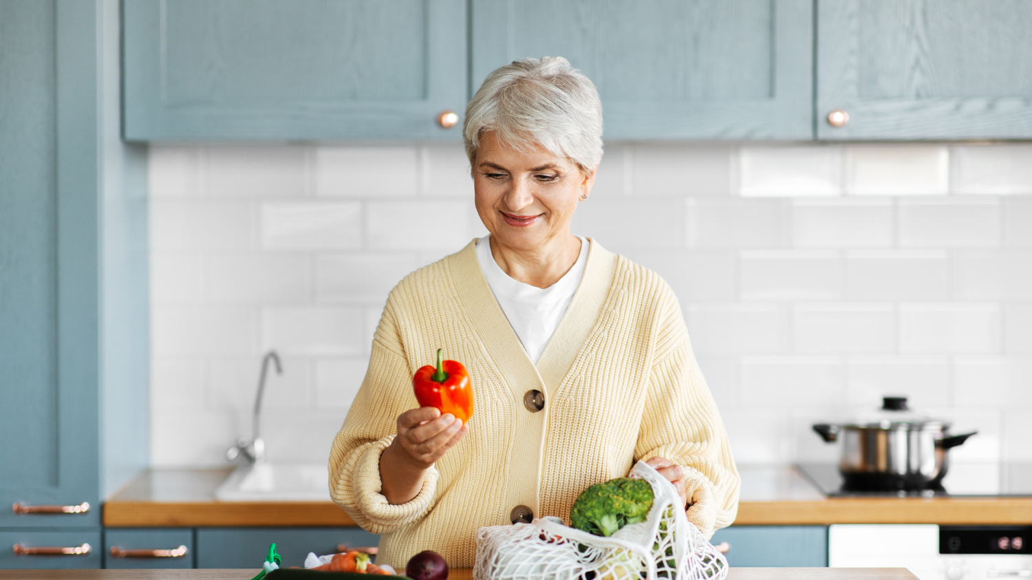 Eine ausgewogene Ernährung wird im Alter wichtig, um unsere Gesundheit und Vitalität zu erhalten.