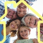 Familie in einer Wohnform